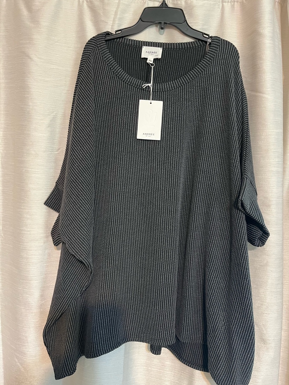 NWT 1x/2x Andre By Unit Oversized Ribbed Top in Dark Gray